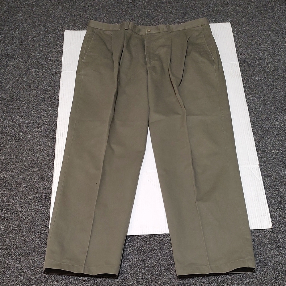 Claiborne Men's Classic Green Pants Size 40x32 Make An Offer